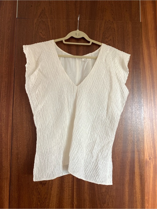CO Tops - CO White Textured V-Neck Cap Sleeve Camisole